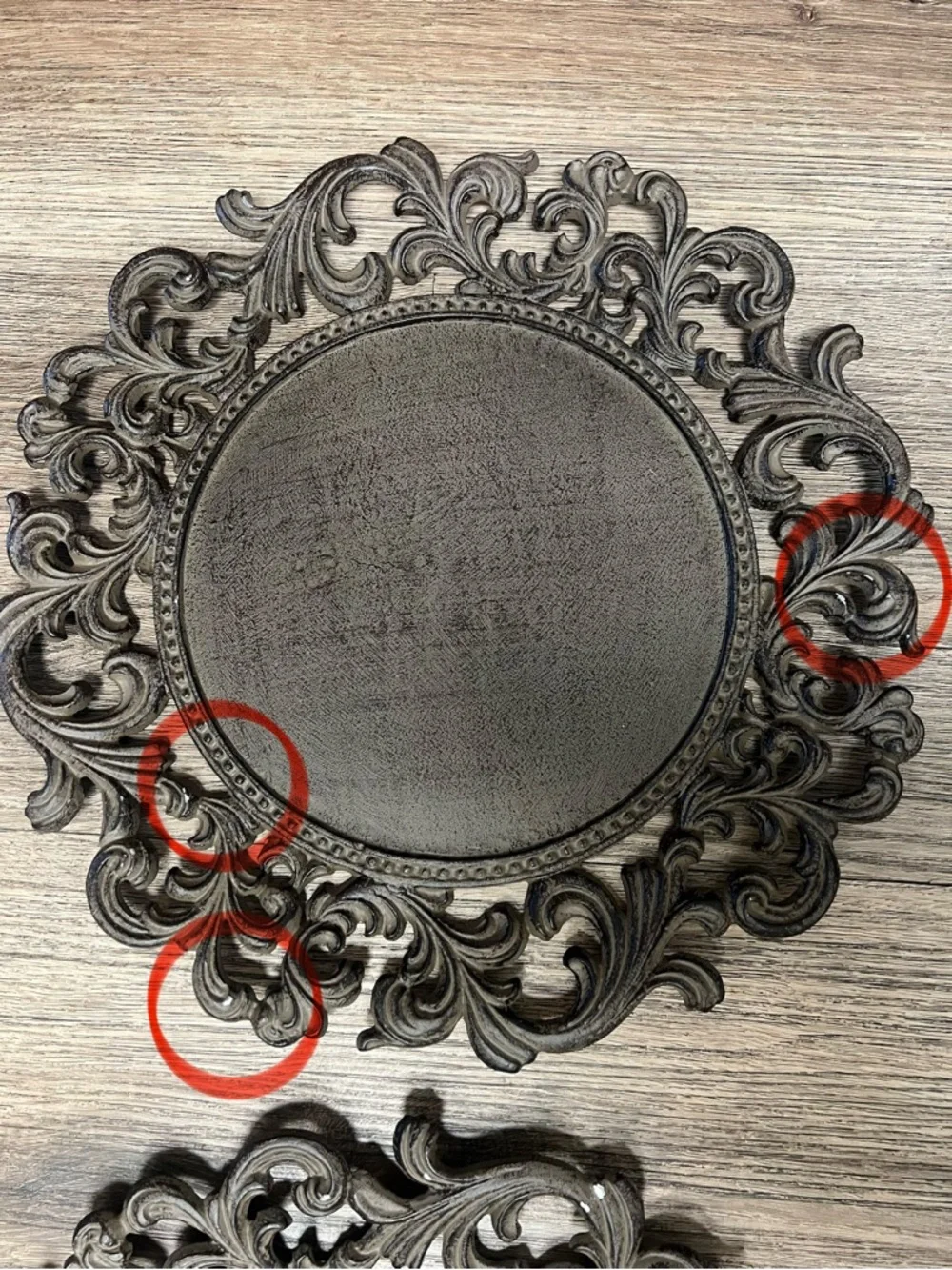 GG COLLECTION METAL CHARGERS – SET OF 4 DECORATIVE PLATES